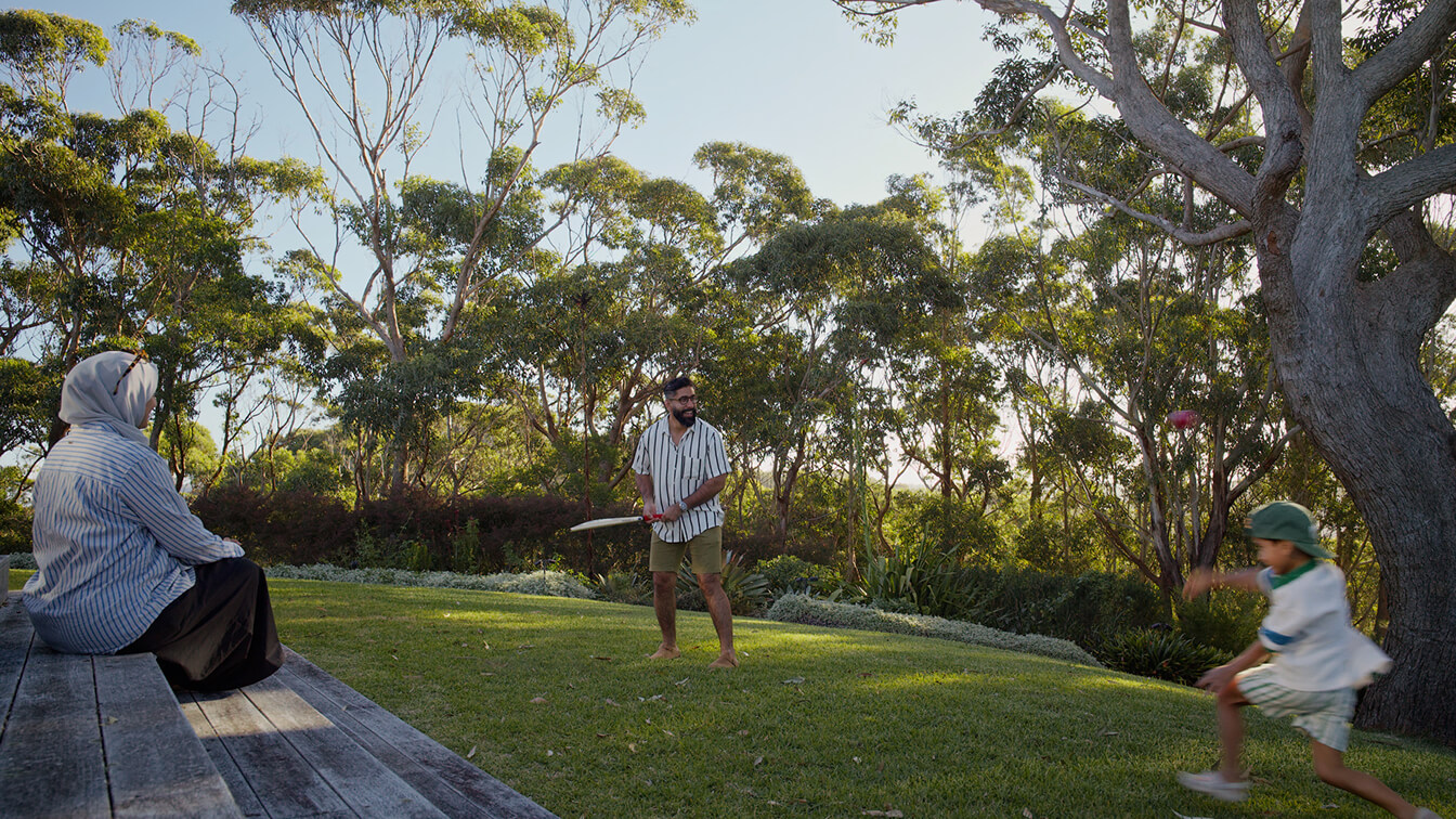 Usama is the Illawarra’s first full time Urogynaecologist. His subspecialty training allows him to focus specifically on complex pelvic floor disorders.